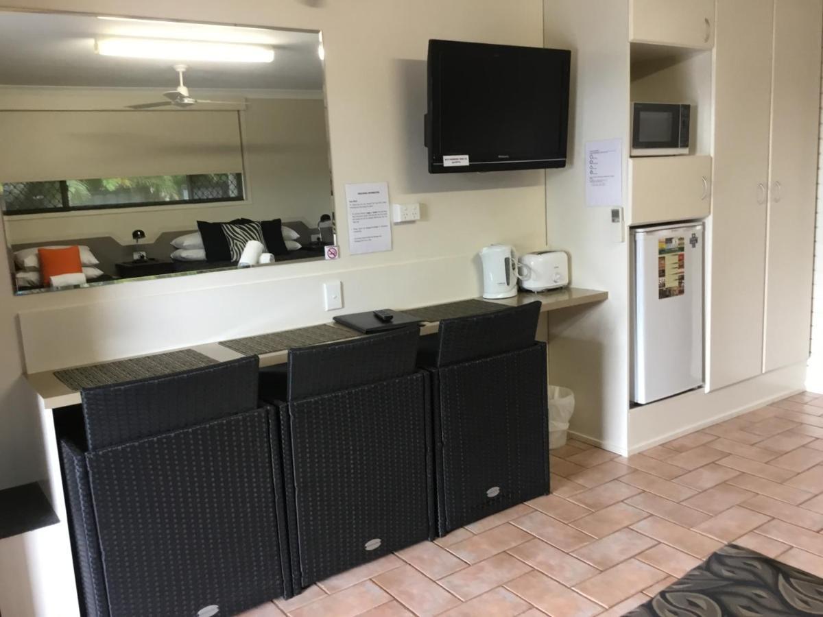 Golden Palms Motor Inn Μπούνταμπεργκ Εξωτερικό φωτογραφία