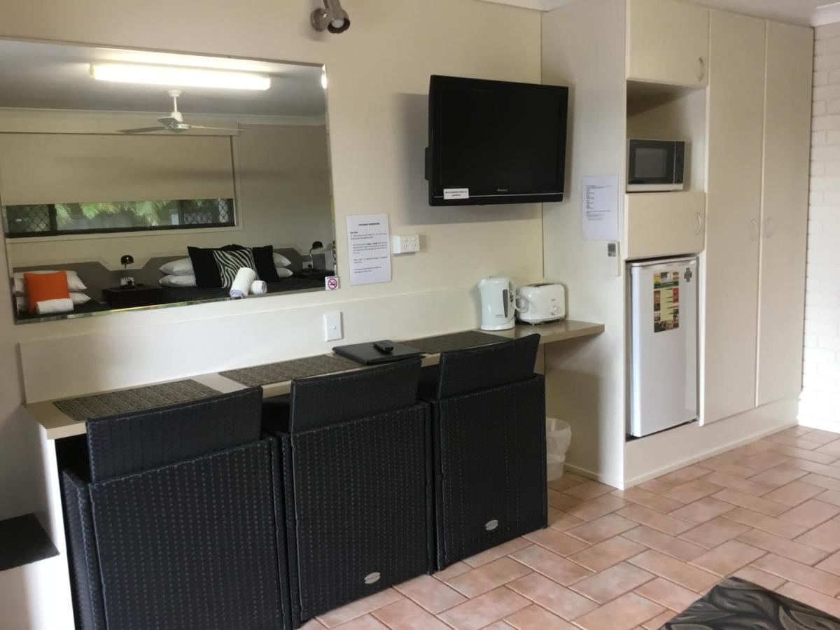 Golden Palms Motor Inn Μπούνταμπεργκ Εξωτερικό φωτογραφία