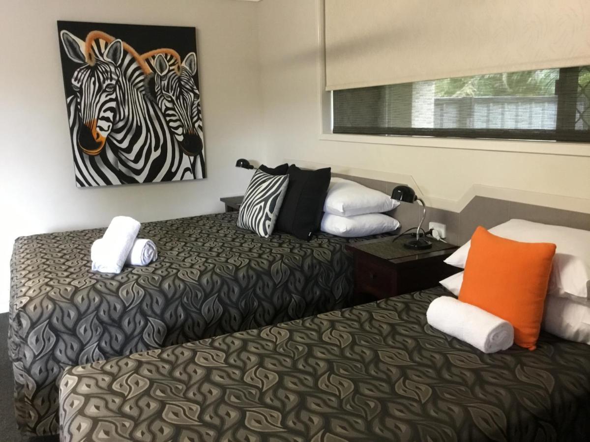 Golden Palms Motor Inn Μπούνταμπεργκ Εξωτερικό φωτογραφία
