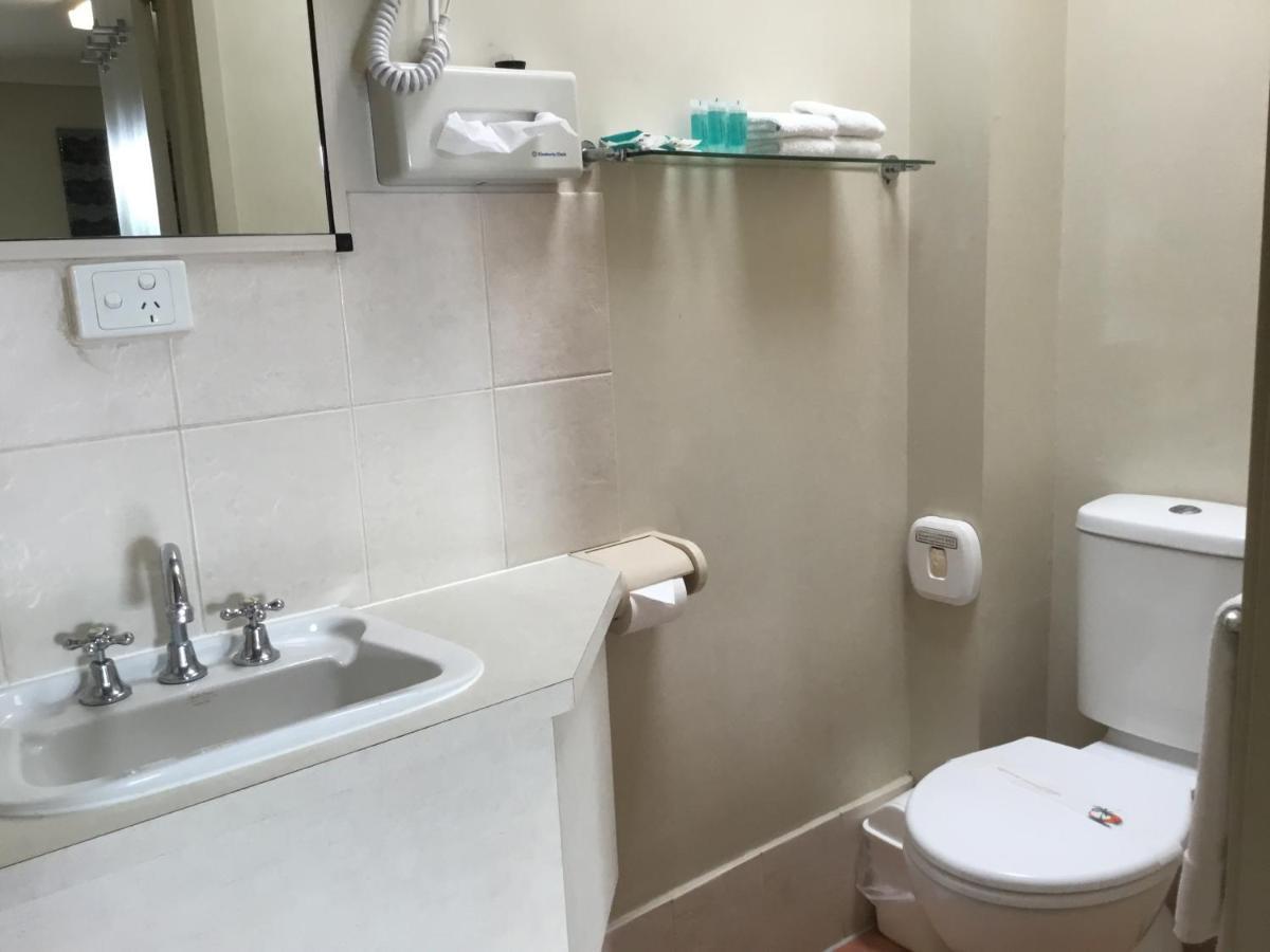 Golden Palms Motor Inn Μπούνταμπεργκ Εξωτερικό φωτογραφία