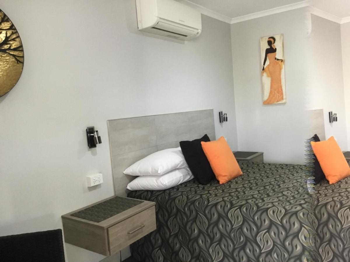Golden Palms Motor Inn Μπούνταμπεργκ Εξωτερικό φωτογραφία