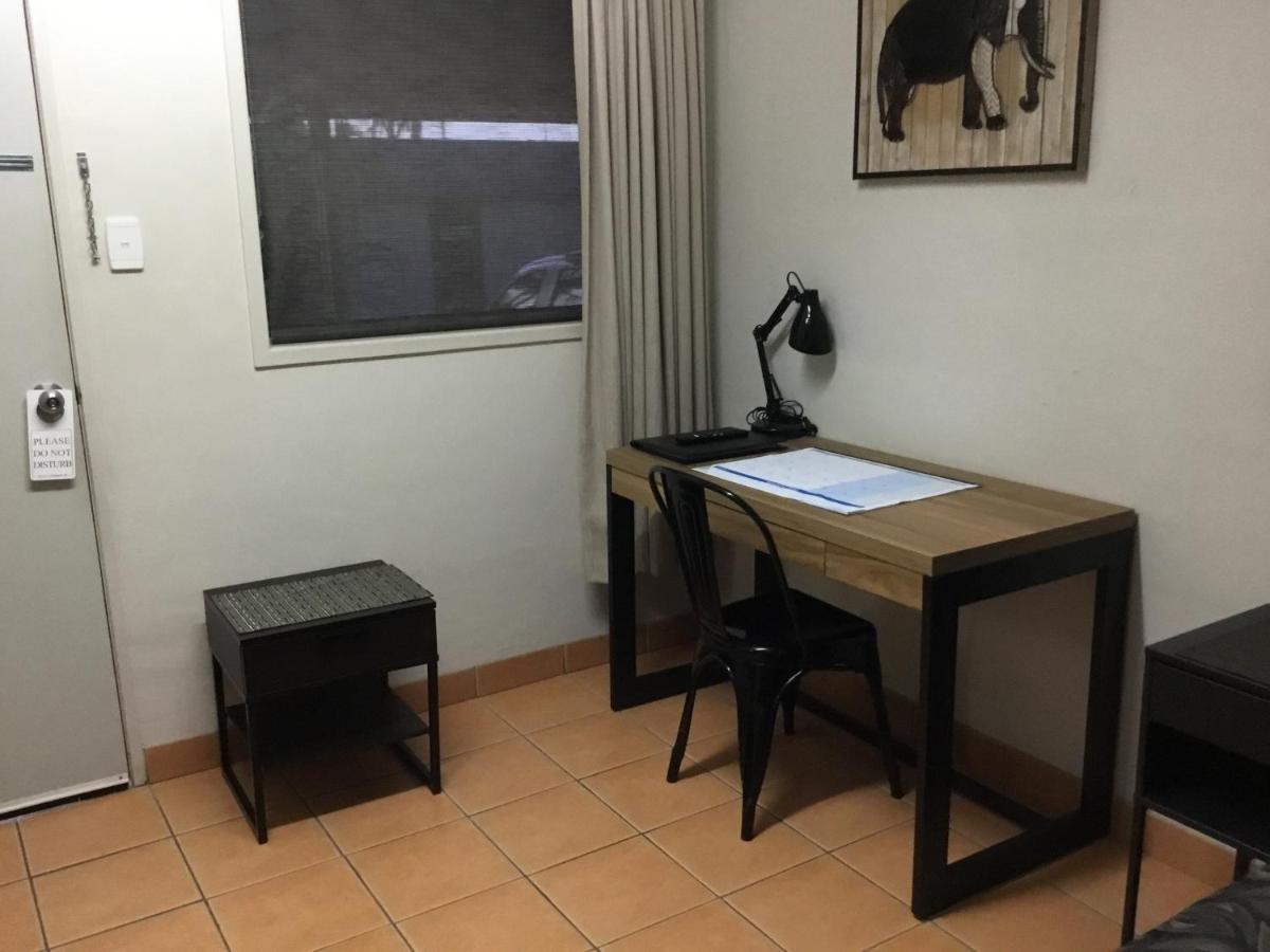Golden Palms Motor Inn Μπούνταμπεργκ Εξωτερικό φωτογραφία