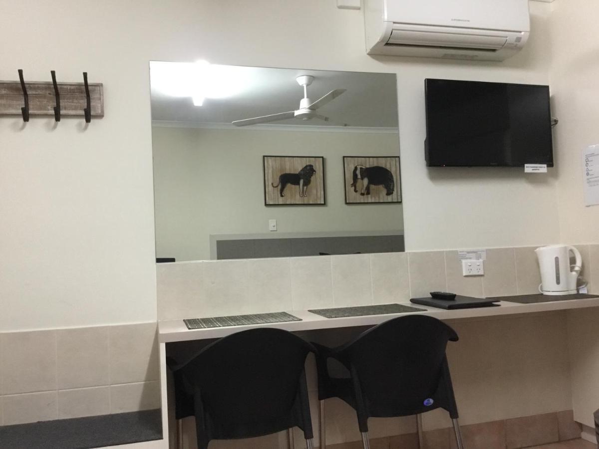 Golden Palms Motor Inn Μπούνταμπεργκ Εξωτερικό φωτογραφία