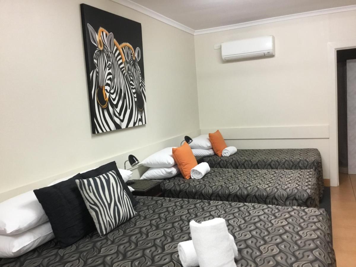 Golden Palms Motor Inn Μπούνταμπεργκ Εξωτερικό φωτογραφία