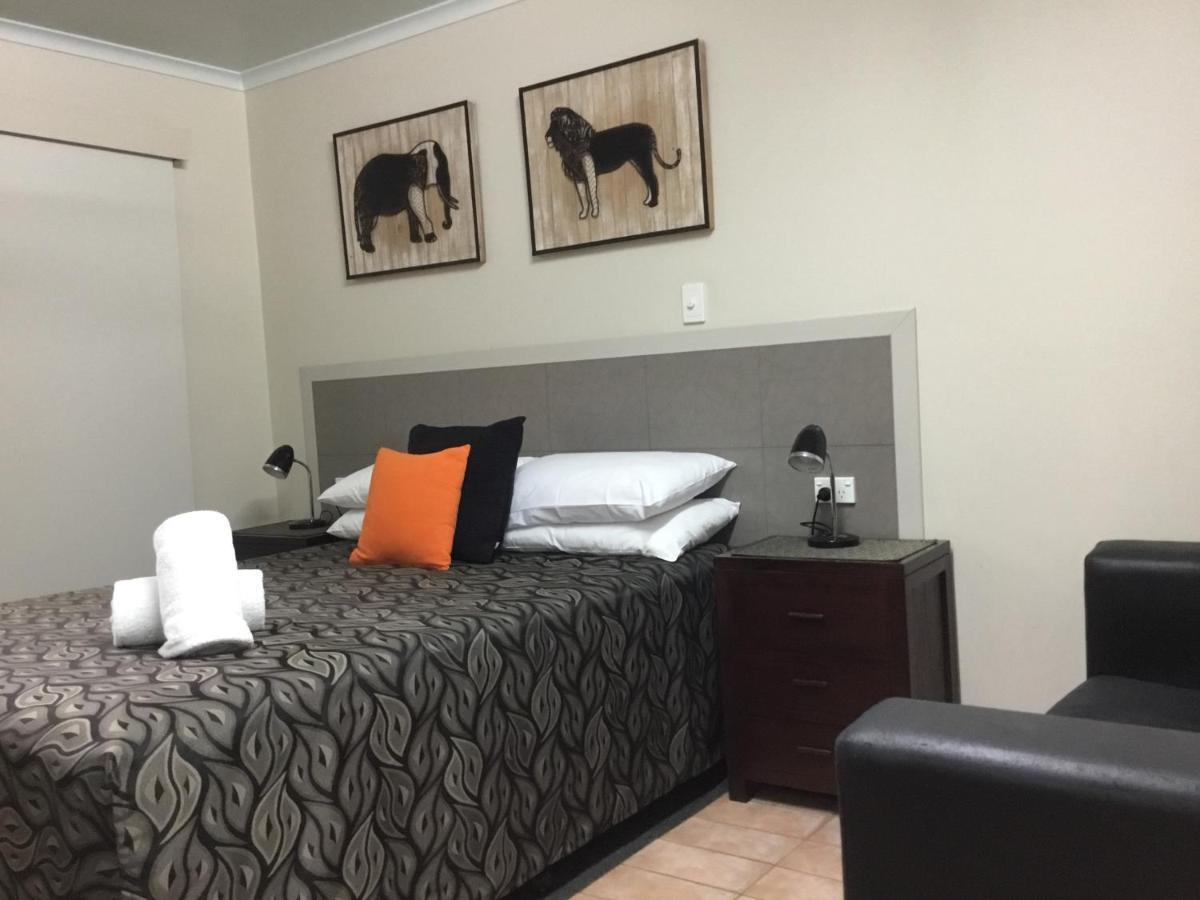Golden Palms Motor Inn Μπούνταμπεργκ Εξωτερικό φωτογραφία