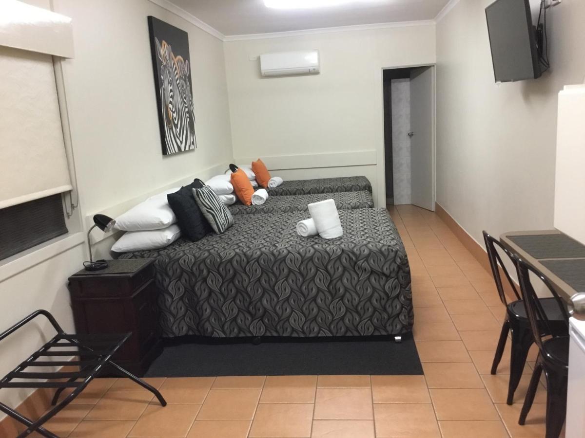 Golden Palms Motor Inn Μπούνταμπεργκ Εξωτερικό φωτογραφία