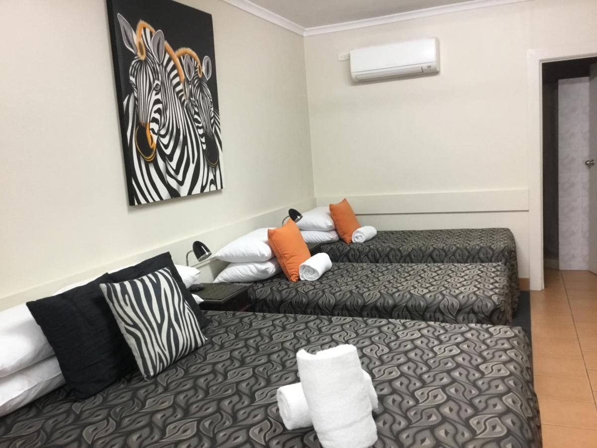Golden Palms Motor Inn Μπούνταμπεργκ Εξωτερικό φωτογραφία