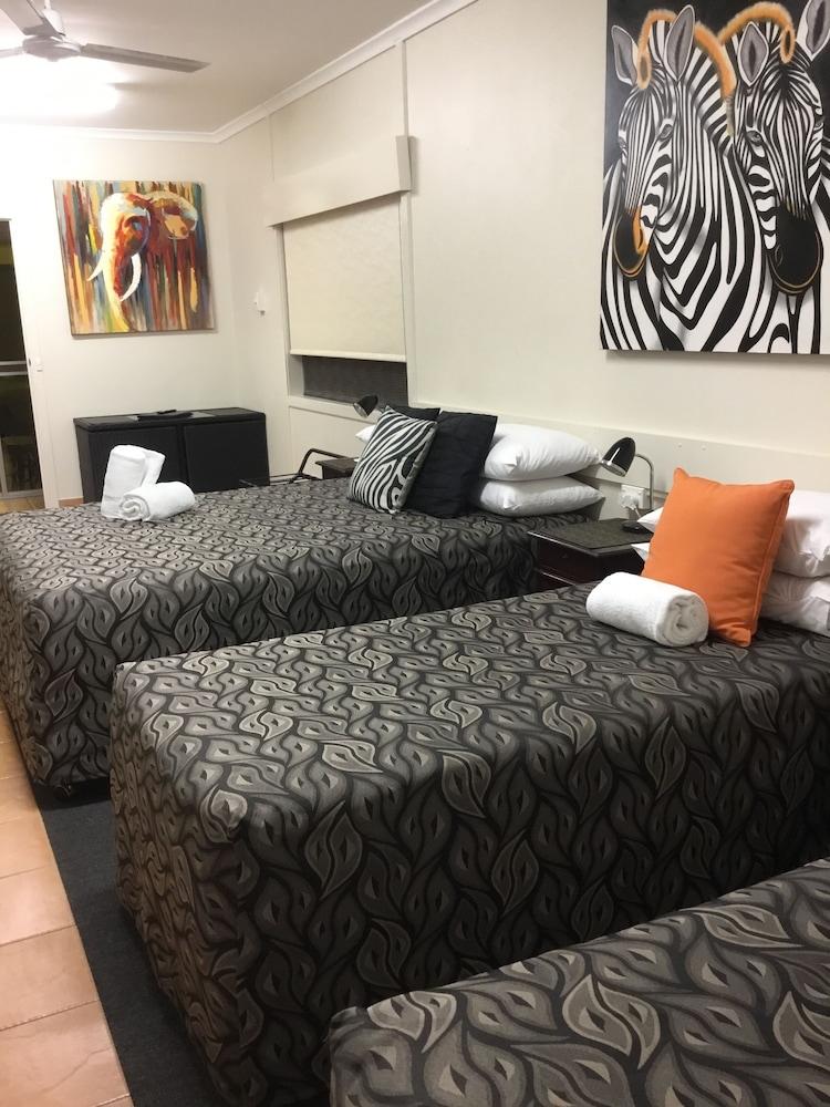 Golden Palms Motor Inn Μπούνταμπεργκ Εξωτερικό φωτογραφία