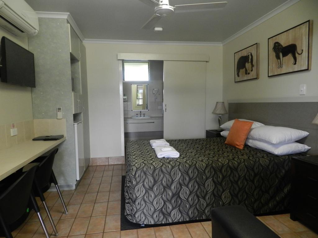 Golden Palms Motor Inn Μπούνταμπεργκ Εξωτερικό φωτογραφία