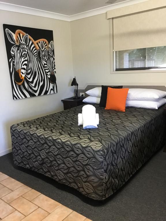 Golden Palms Motor Inn Μπούνταμπεργκ Εξωτερικό φωτογραφία