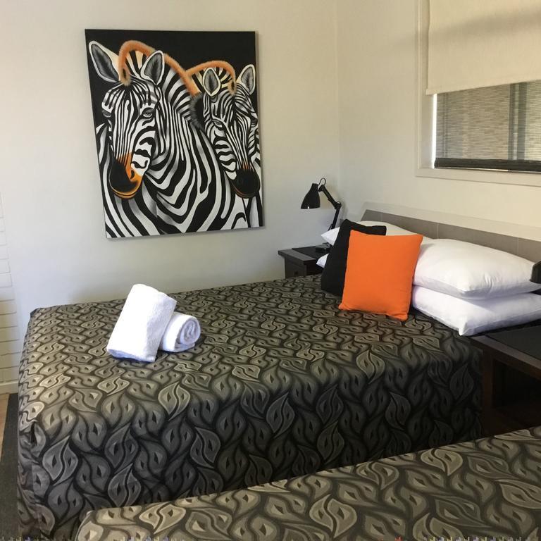 Golden Palms Motor Inn Μπούνταμπεργκ Εξωτερικό φωτογραφία