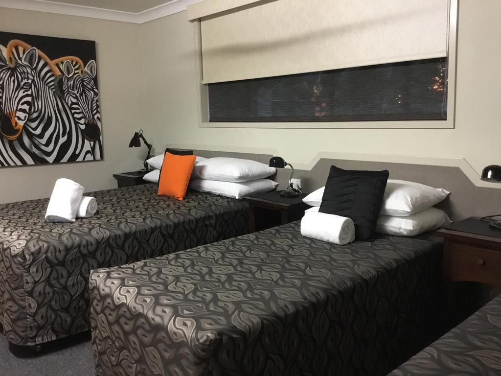 Golden Palms Motor Inn Μπούνταμπεργκ Εξωτερικό φωτογραφία