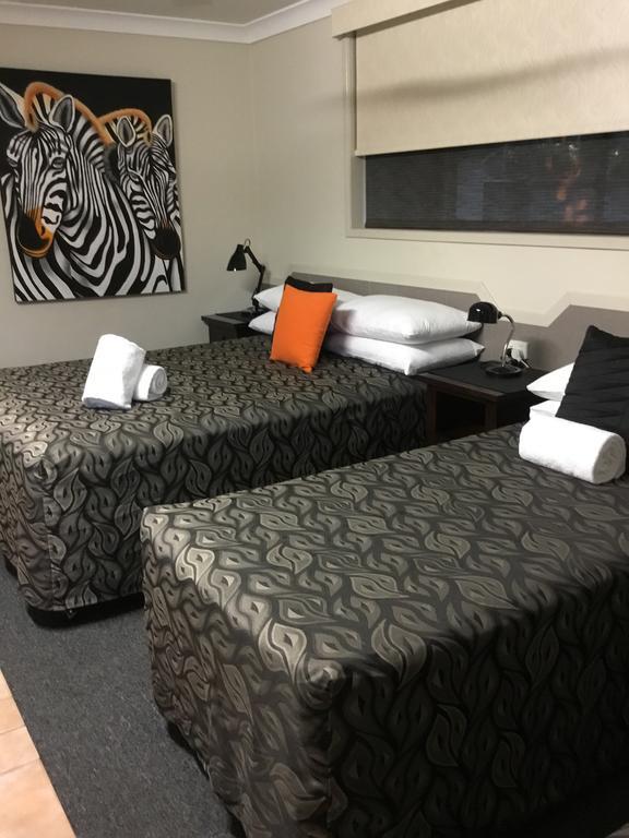 Golden Palms Motor Inn Μπούνταμπεργκ Εξωτερικό φωτογραφία